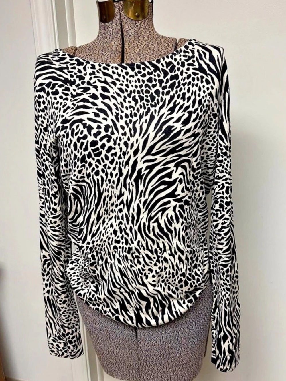 Jones New York Animal Print Long Sleeve Top Size XL